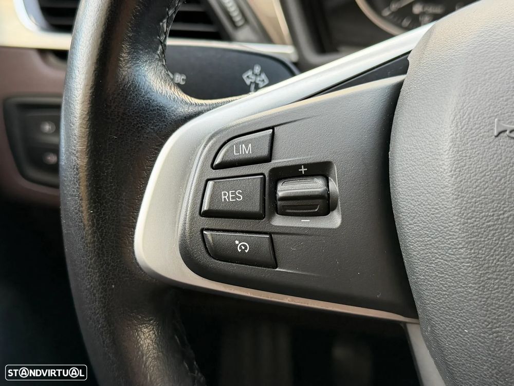 BMW X1 18 d sDrive xLine - 14