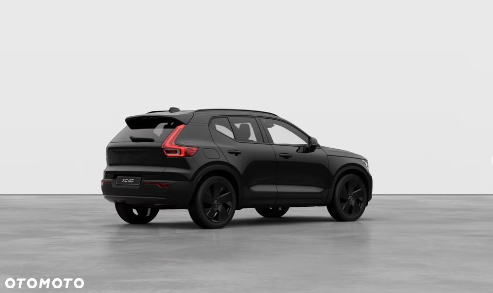 Volvo XC 40 B4 Plus Black Edition - 4