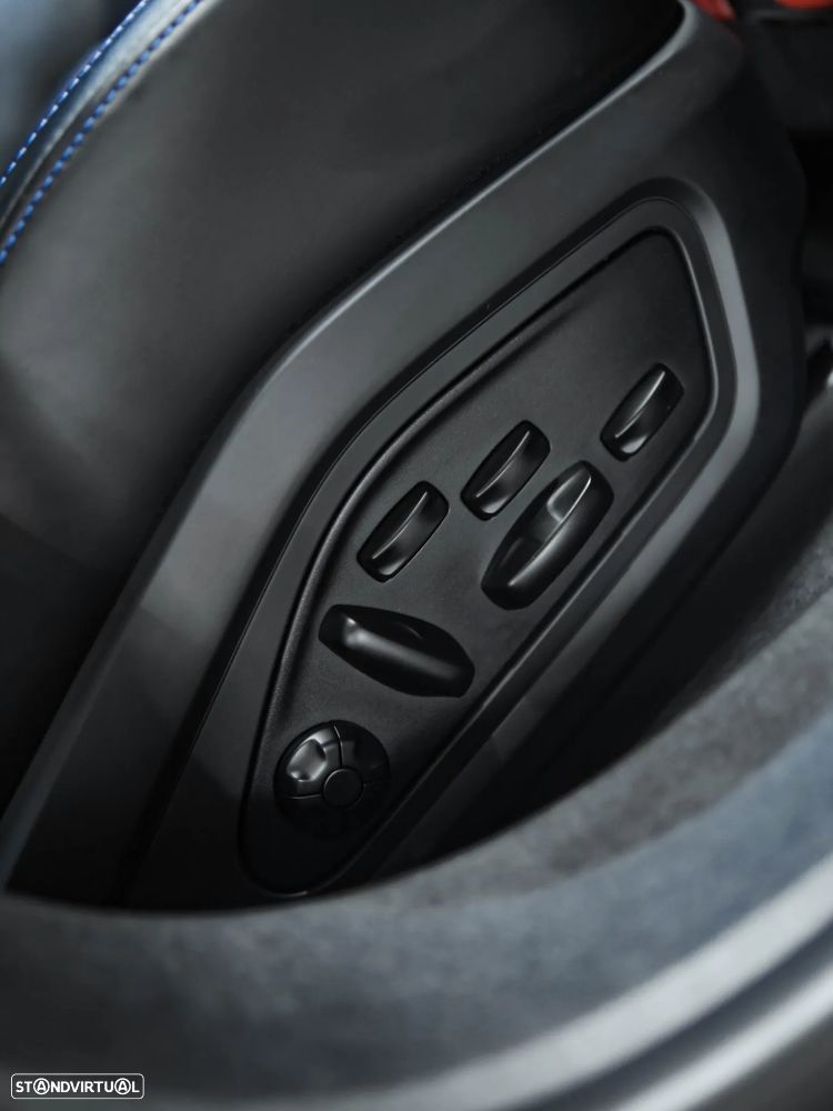 Porsche Taycan 4S - 10