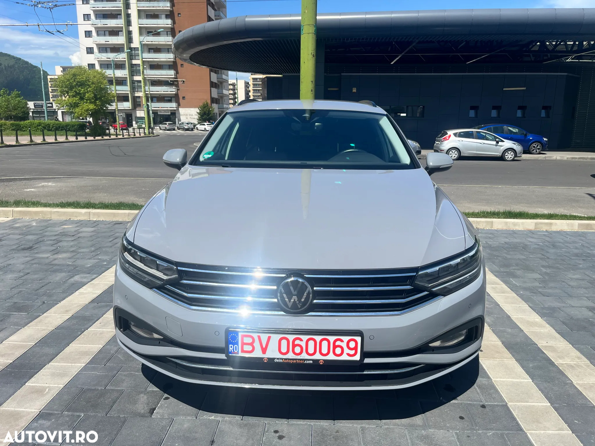 Volkswagen Passat Variant 2.0 TDI DSG Business - 2