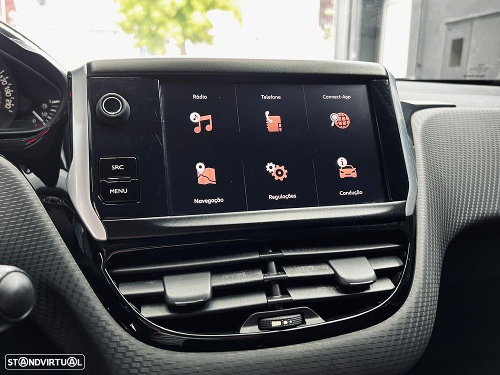 Peugeot 2008 1.2 PureTech Allure - 23