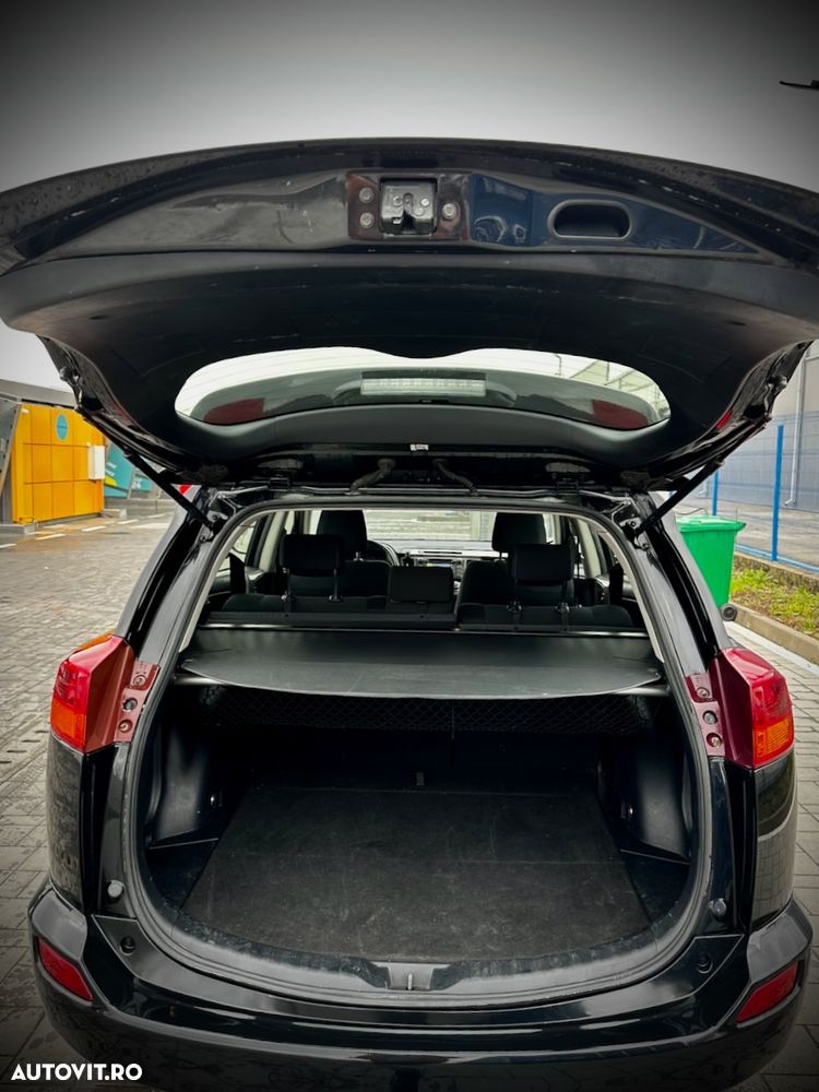 Toyota RAV4 2.2 D-4D 4WD Luxury - 9