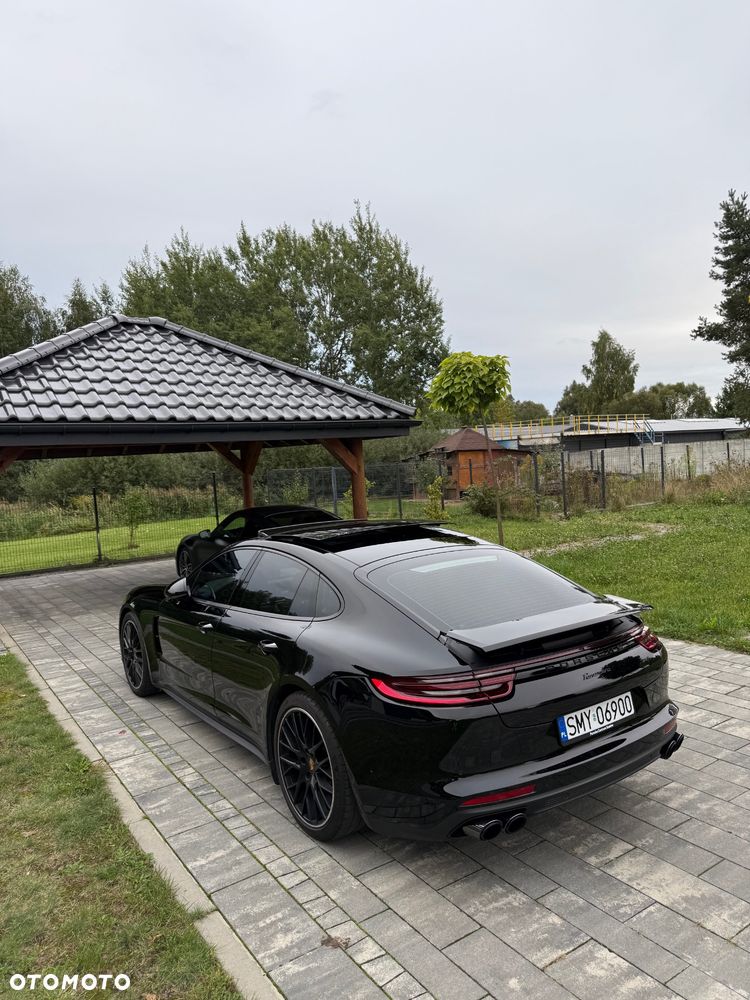 Porsche Panamera Standard - 4