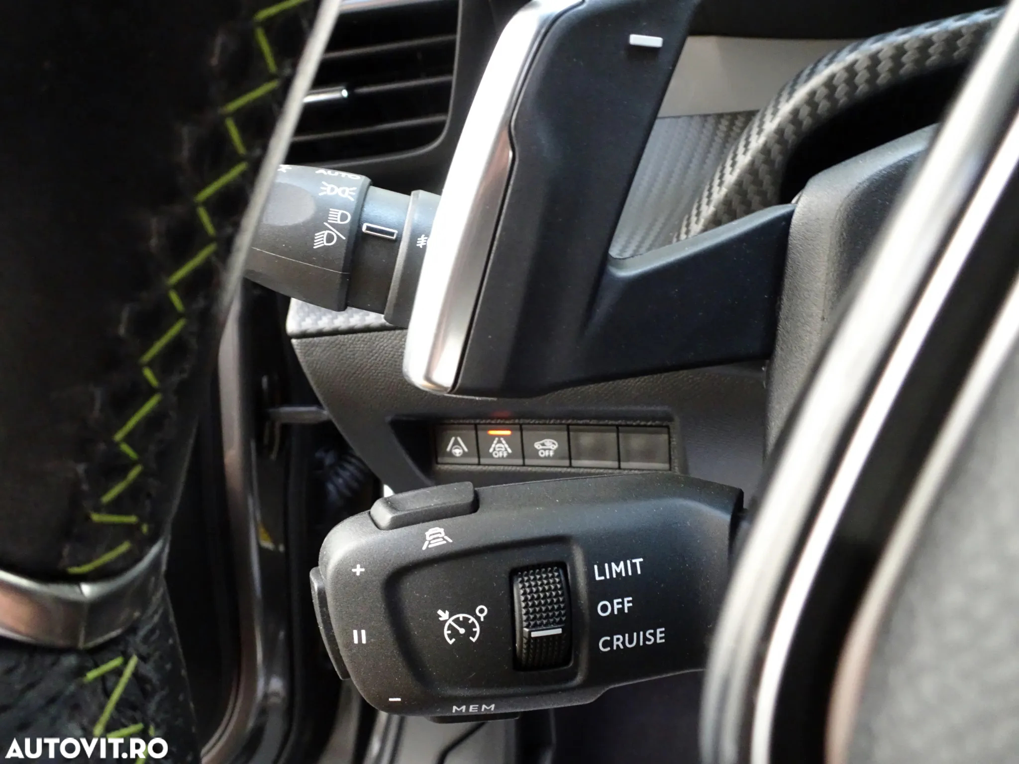 Peugeot 2008 PureTech 130 EAT8 GT - 19