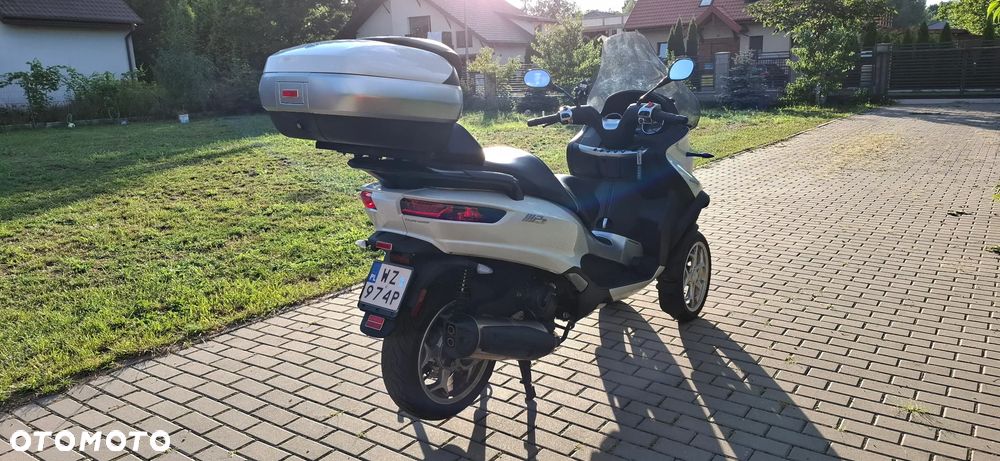 Piaggio MP-3 - 4