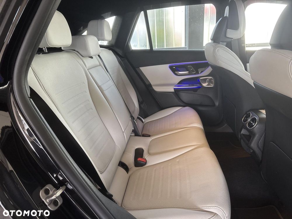 Mercedes-Benz GLC - 21