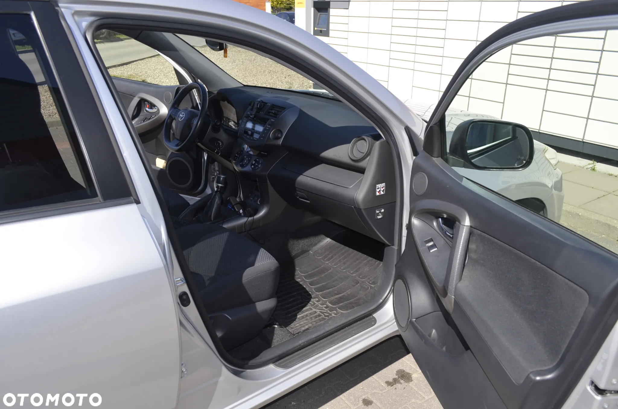 Toyota RAV4 - 9
