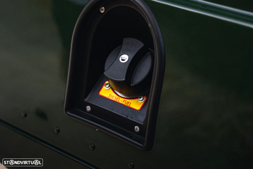 Land Rover Defender 90 2.5 TDi Metal Top - 9