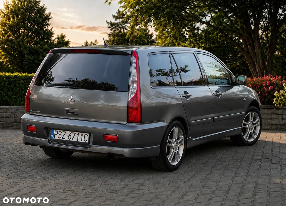 Mitsubishi Lancer 1.6 Invite - 3