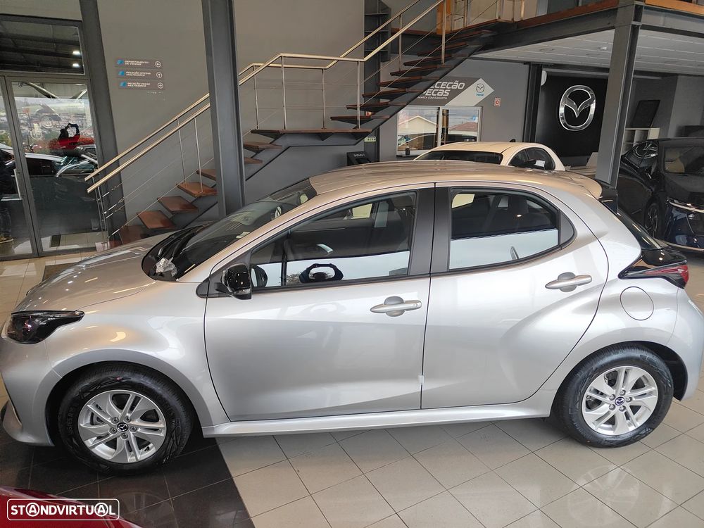 Mazda 2 1.5 L Hybrid VVT-i Centre-Line - 2