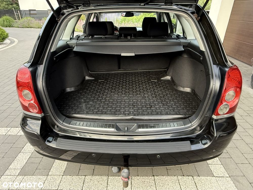 Toyota Avensis 1.8 VVT-i Combi - 33