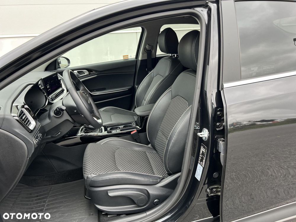 Kia XCeed - 10