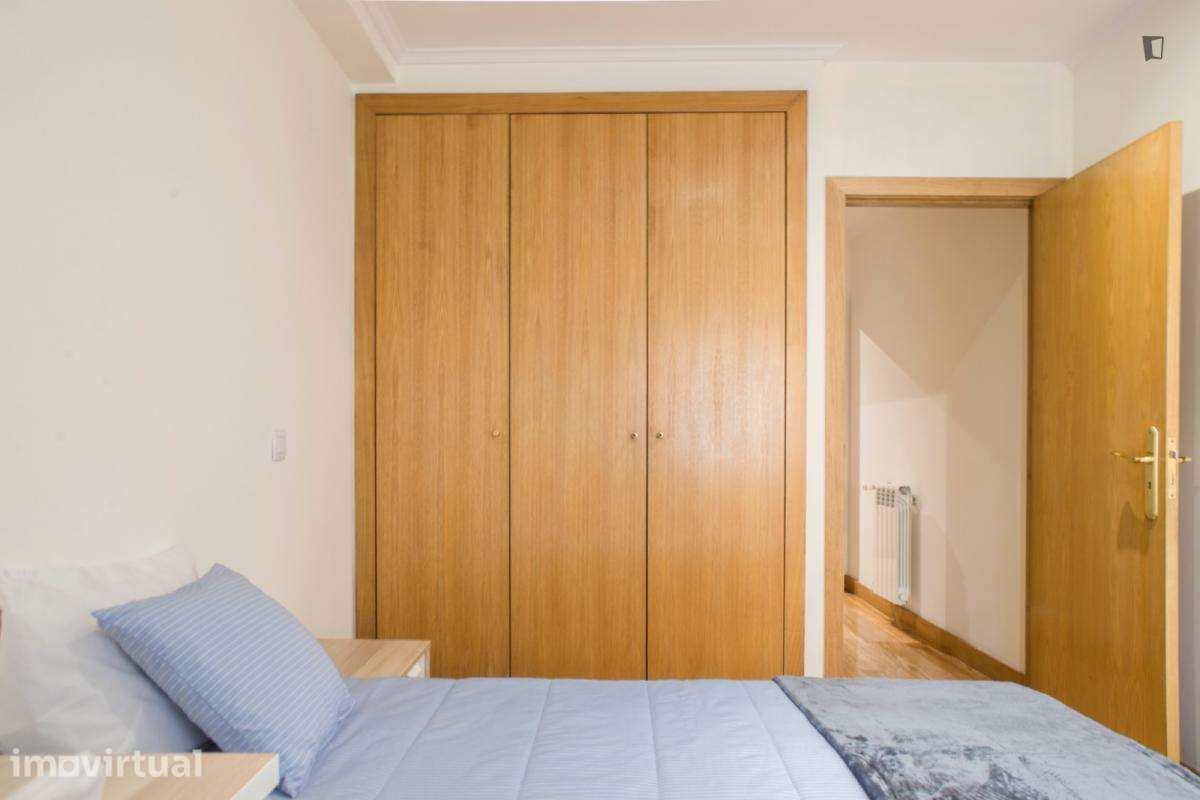 Quarto - localizado em São Mamede de Infesta Porto - Grande imagem: 3/19