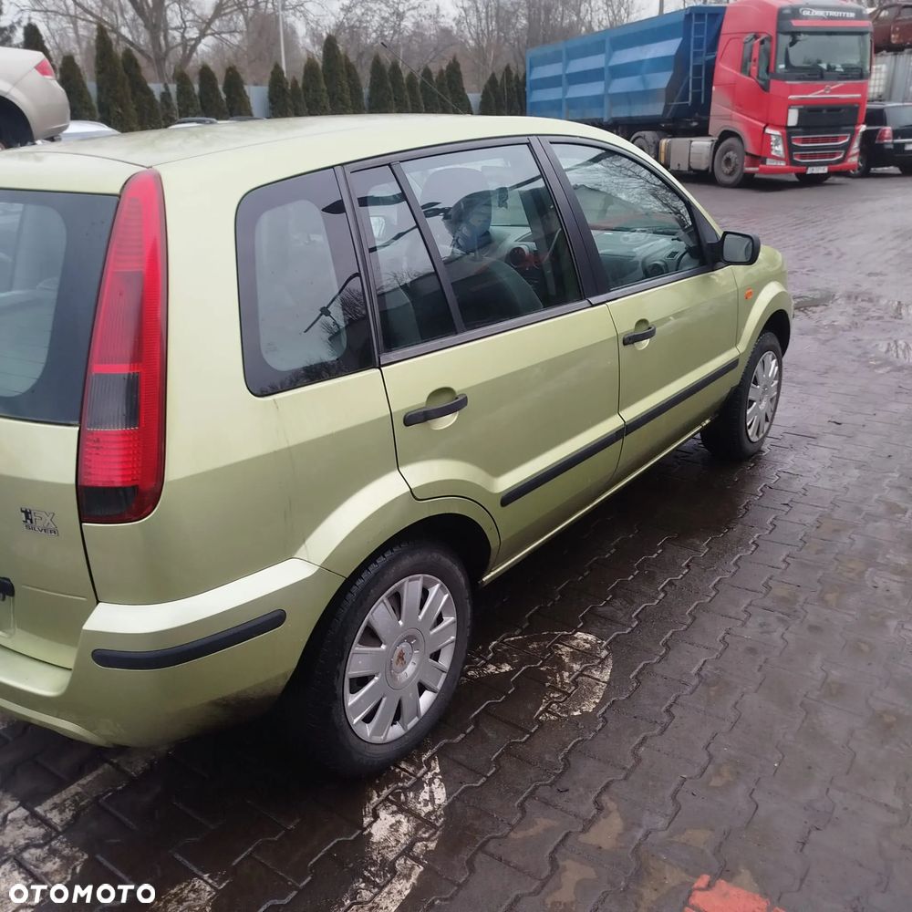 Ford Fusion na części . - 9