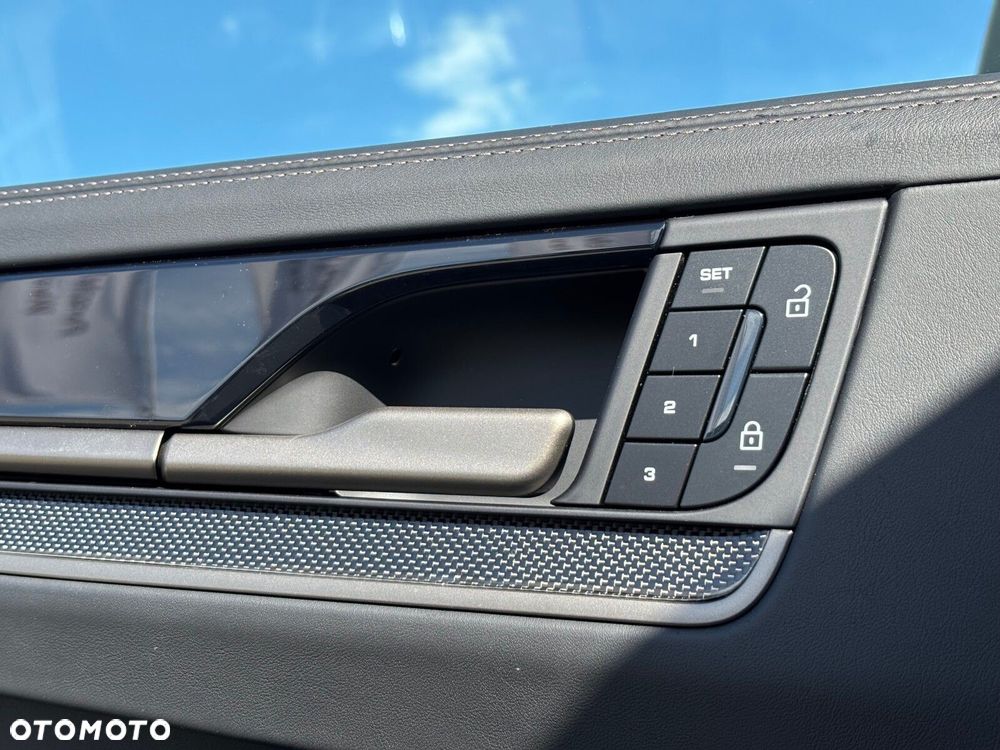 Porsche Cayenne - 20