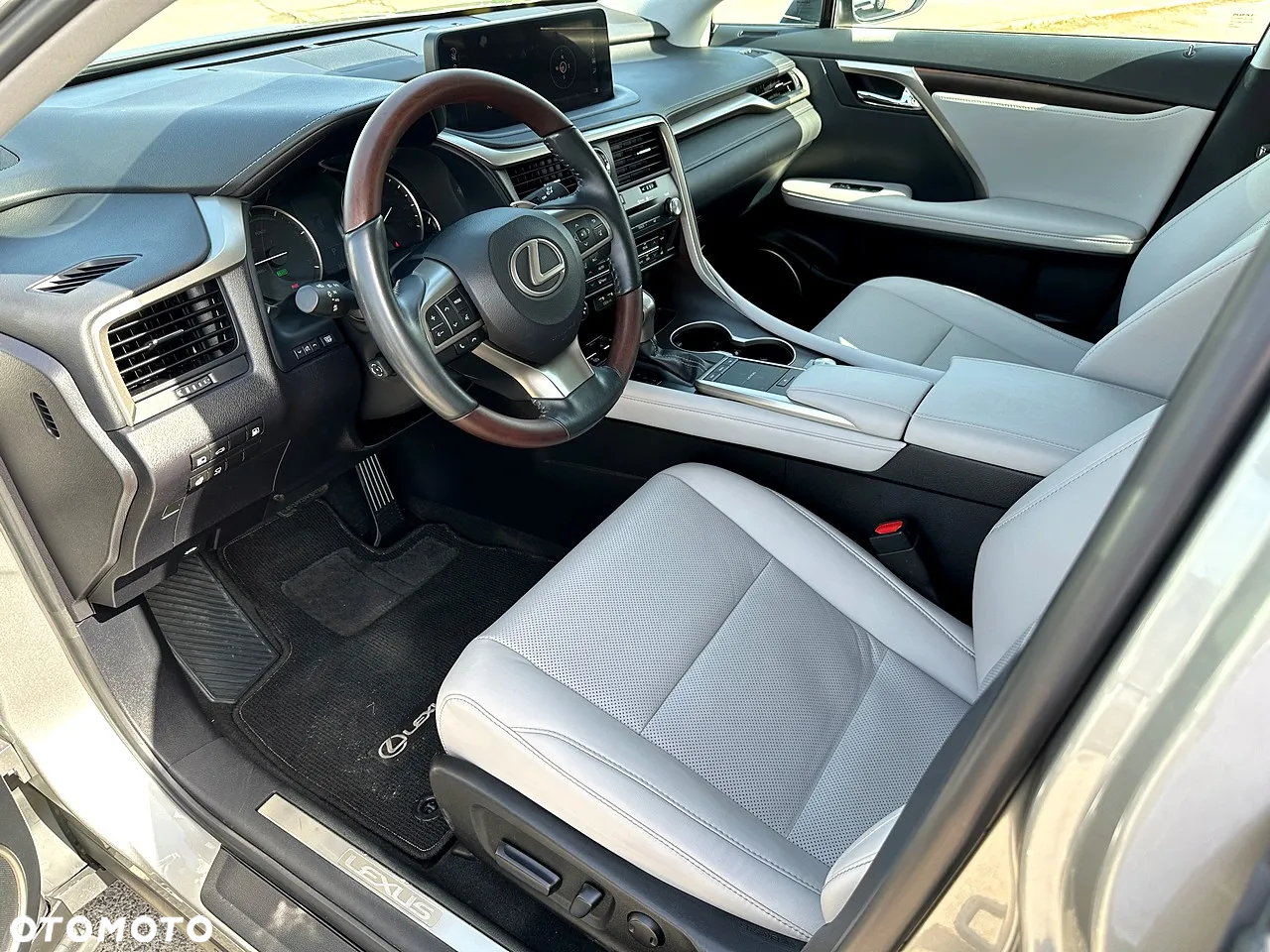 Lexus RX - 5