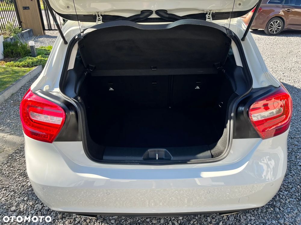 Mercedes-Benz Klasa A 180 BlueEfficiency Edition - 38