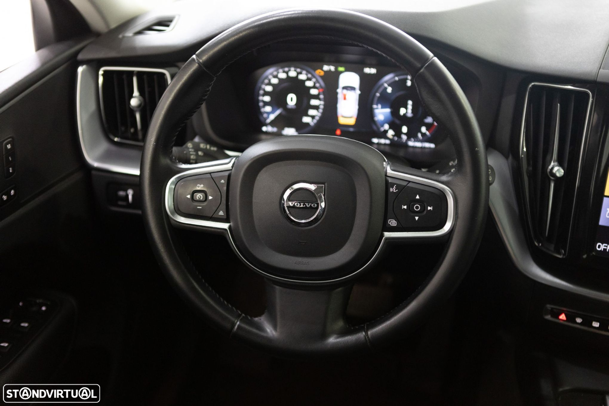Volvo XC 60 B4 D AWD Geartronic Momentum - 28