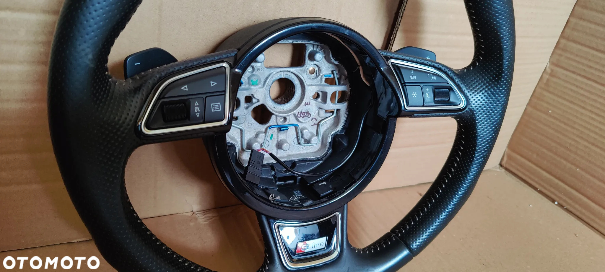 KIEROWNICA AUDI A6  A7 ŁOPATKI PODGRZEWANA SLINE 4H0124A - 2