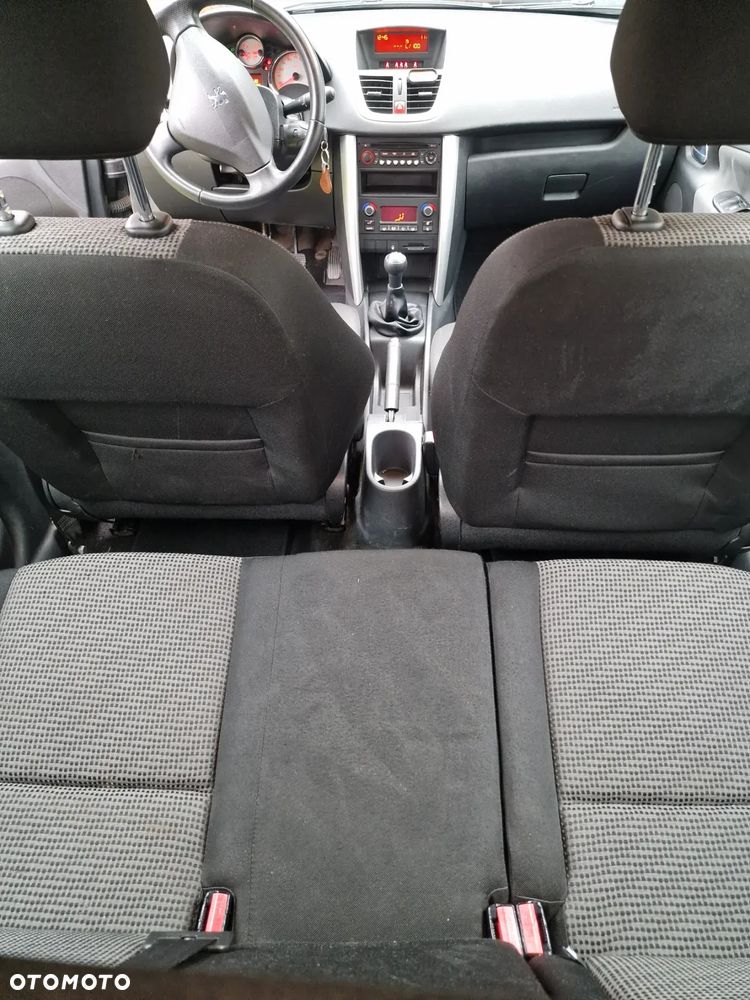 Peugeot 207 - 31