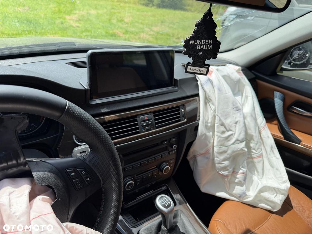 BMW Seria 3 320d xDrive - 28