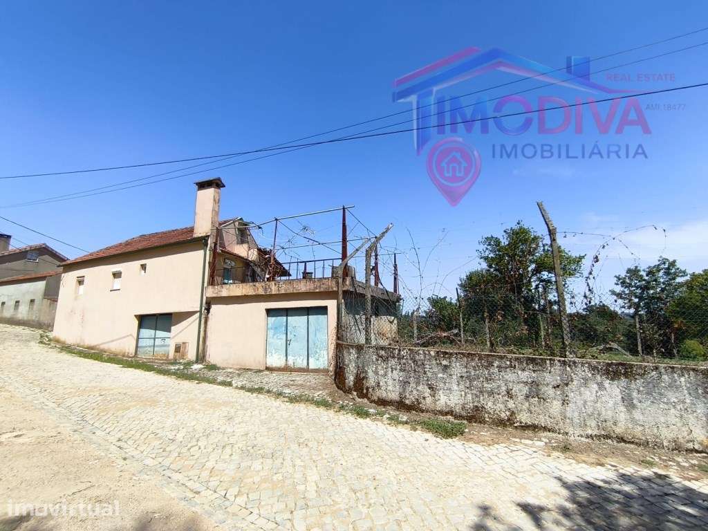 Moradia Geminada T3 com Terreno, Poço de Água e Vistas para a Serra... - Grande imagem: 2/28