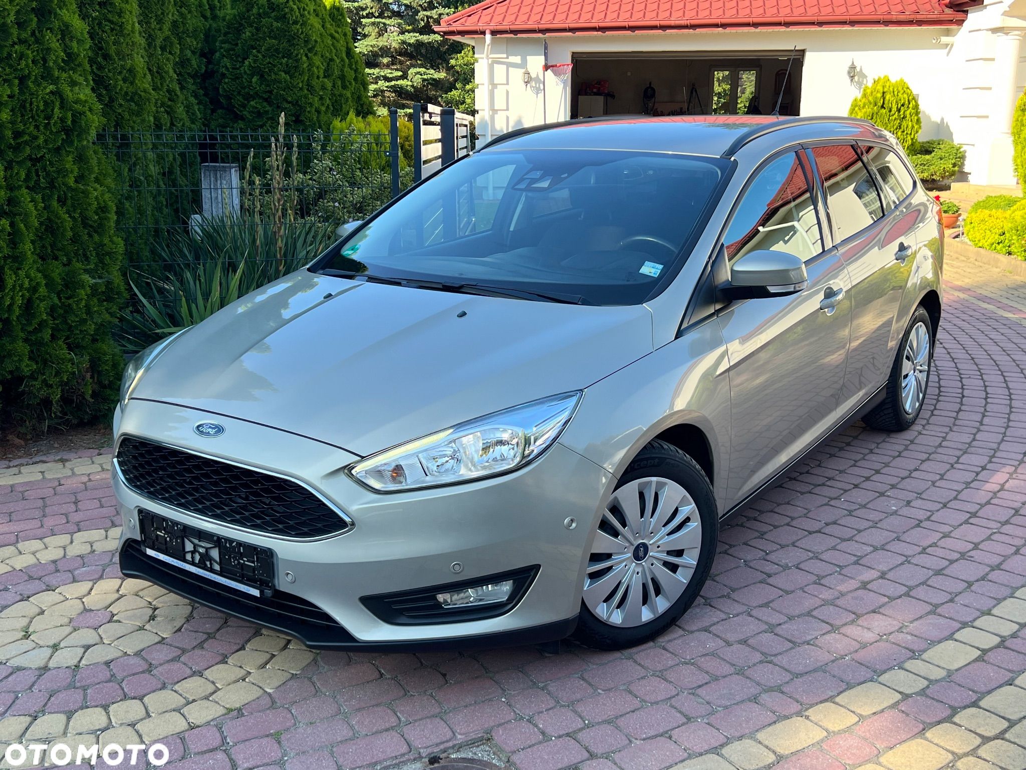 Ford Focus Turnier 1.0 EcoBoost Start-Stopp-System TITANIUM X - 1