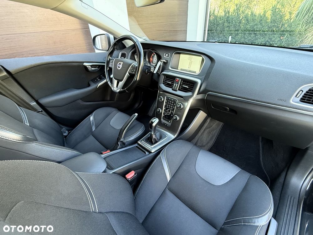 Volvo V40 D2 Momentum - 22