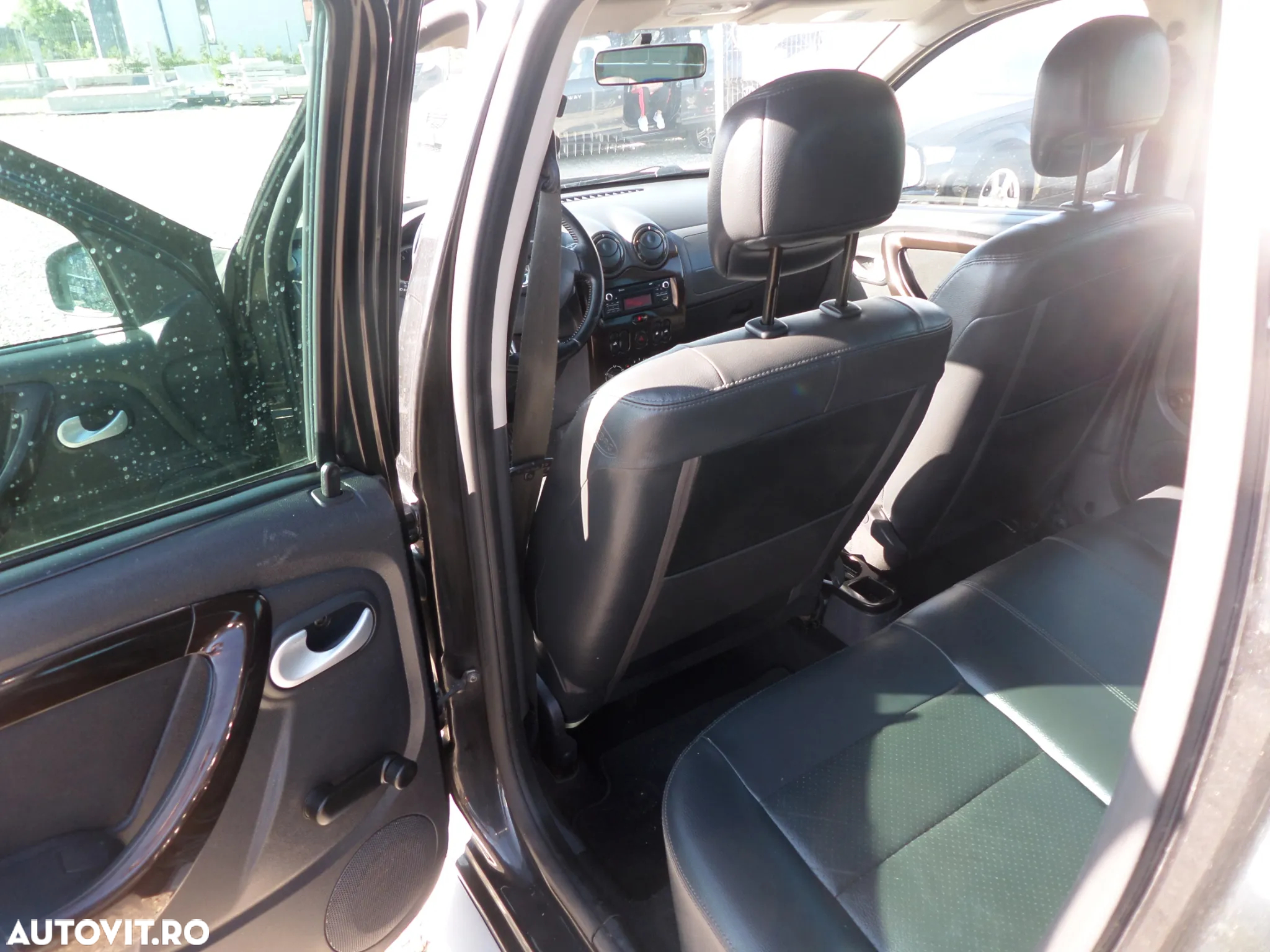 Dacia Duster 1.5 dCi 4x2 Laureate - 6
