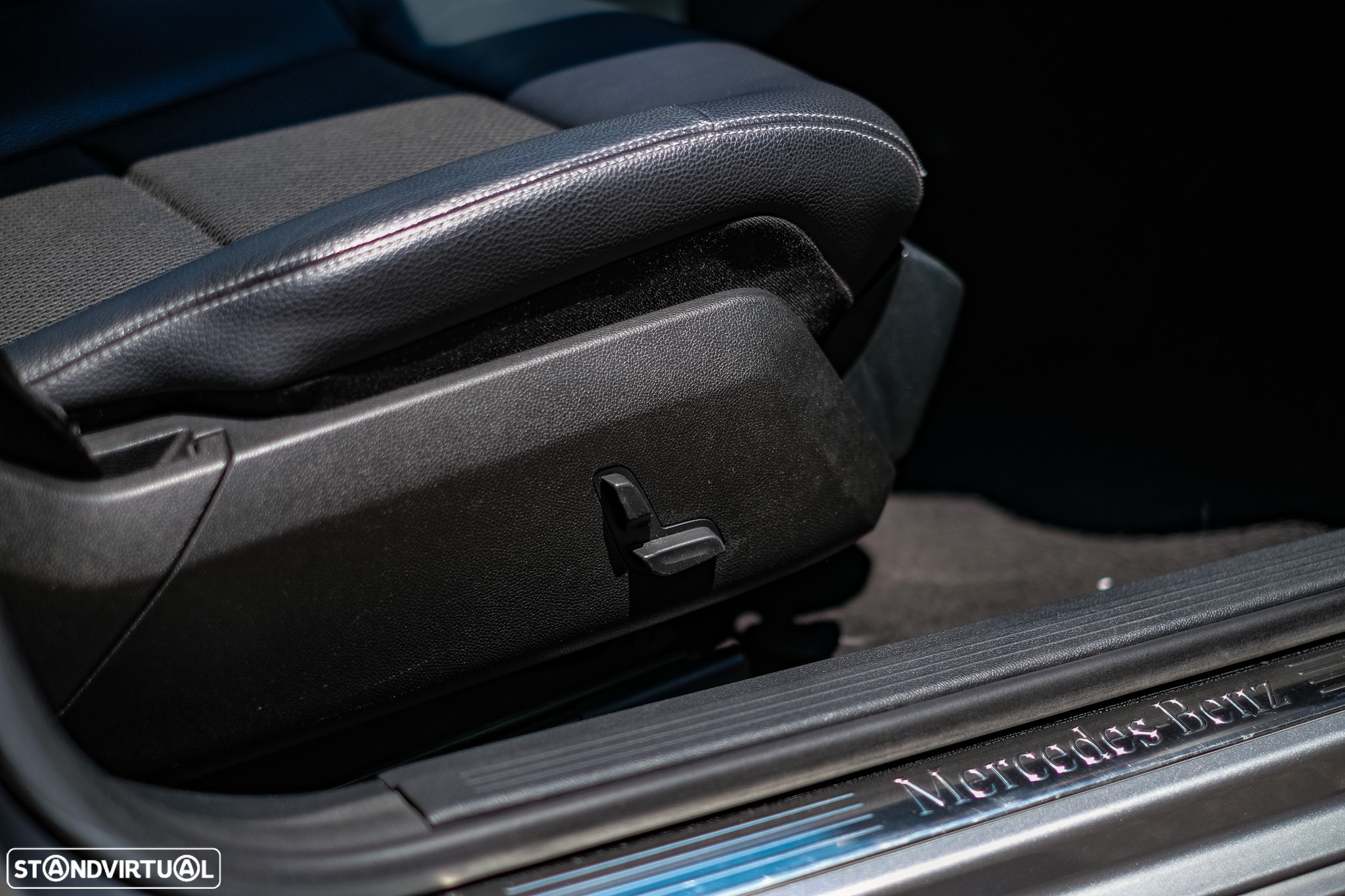 Mercedes-Benz E 220 CDi Executive BlueEfficiency Auto. - 24
