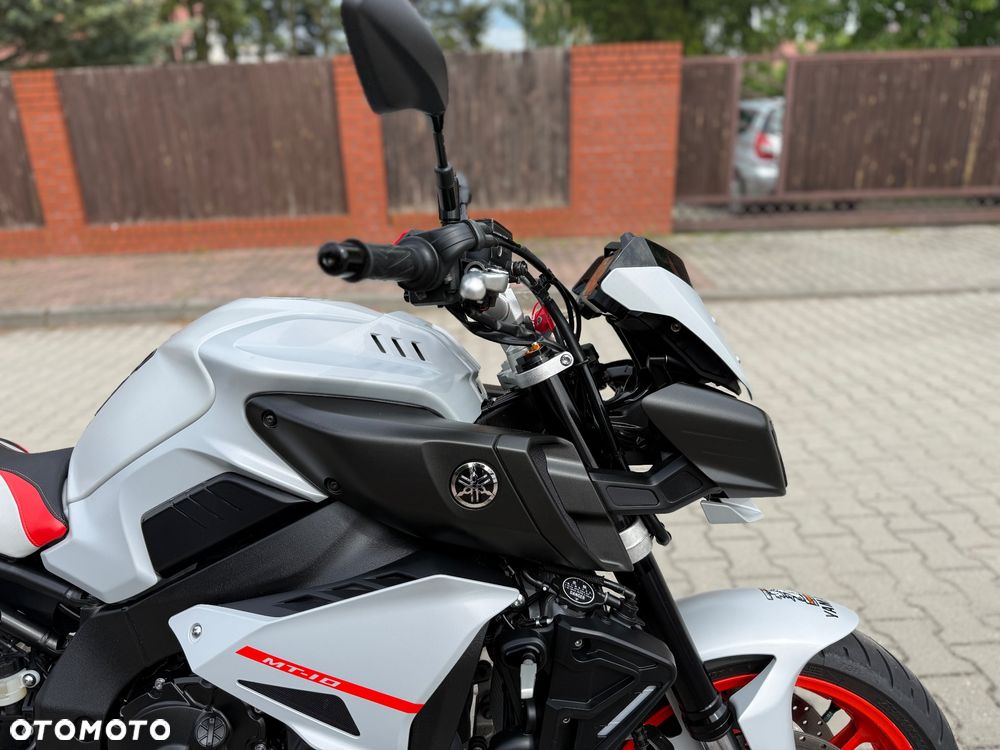 Yamaha MT - 9