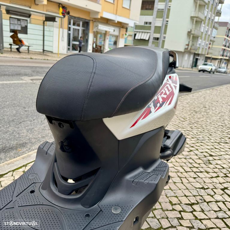 Sym FIDDLE CROX 50 - 26