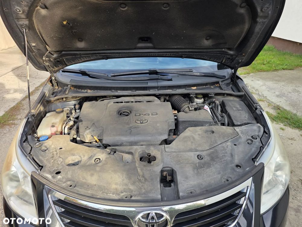 Toyota Avensis 2.0 D-4D Sol Premium - 26