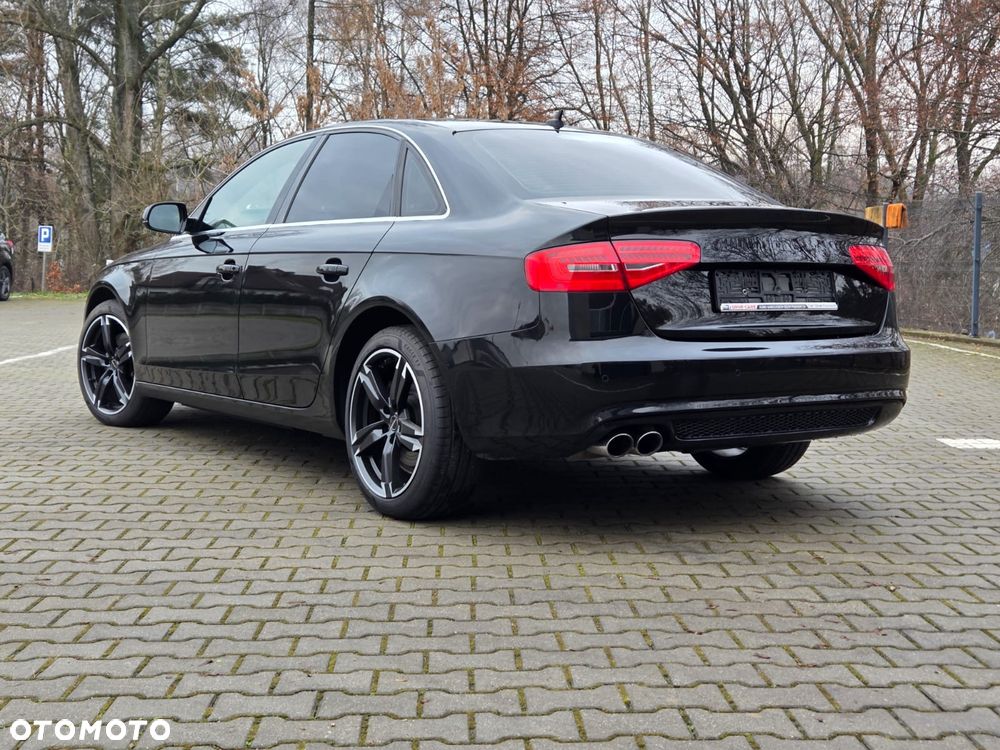 Audi A4 Limousine - 4