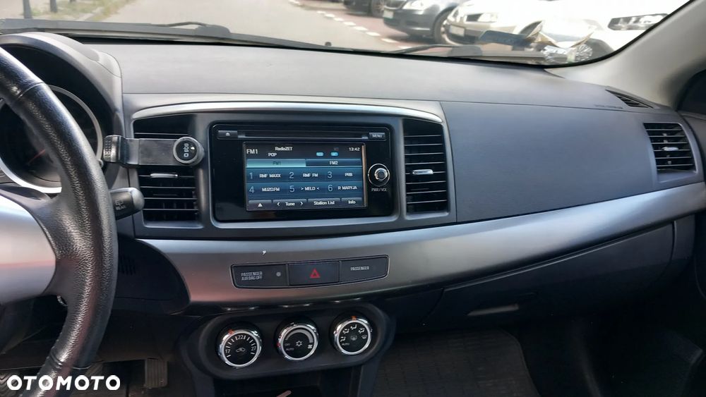 Mitsubishi Lancer 1.6 Inform - 13