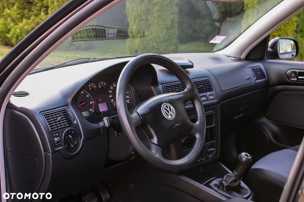 Volkswagen Golf 1.4 Comfortline - 24