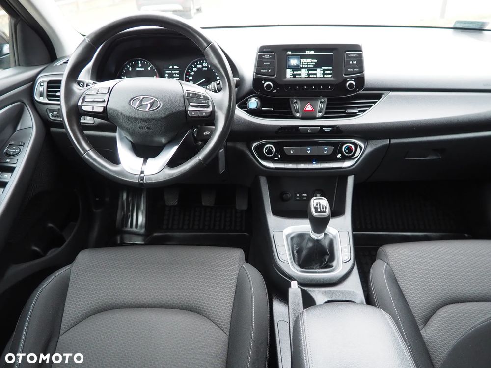 Hyundai i30 1.6 D Comfort - 37