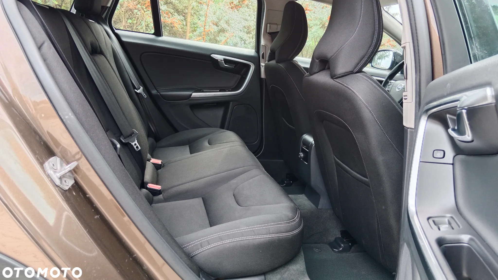 Volvo V60 Cross Country - 12