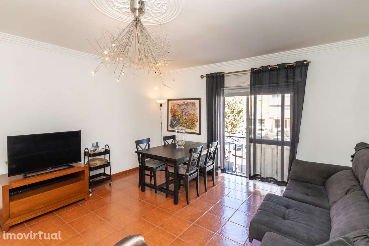 Apartamento T3 em zona central da Quinta do Conde - Grande imagem: 4/31