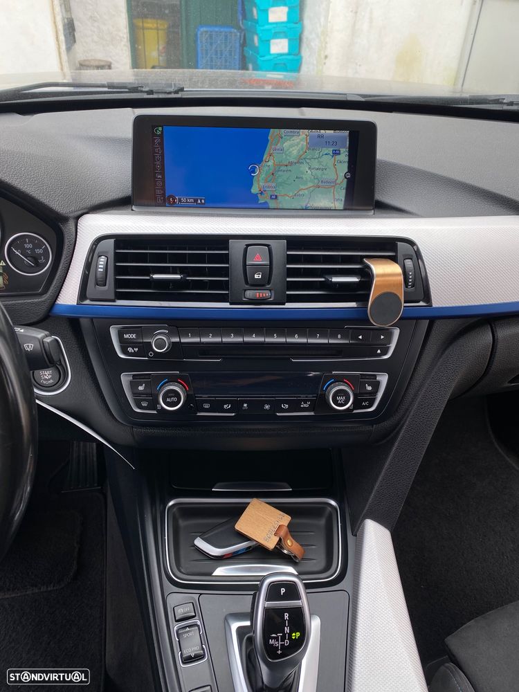 BMW 320 d Auto Pack M - 17