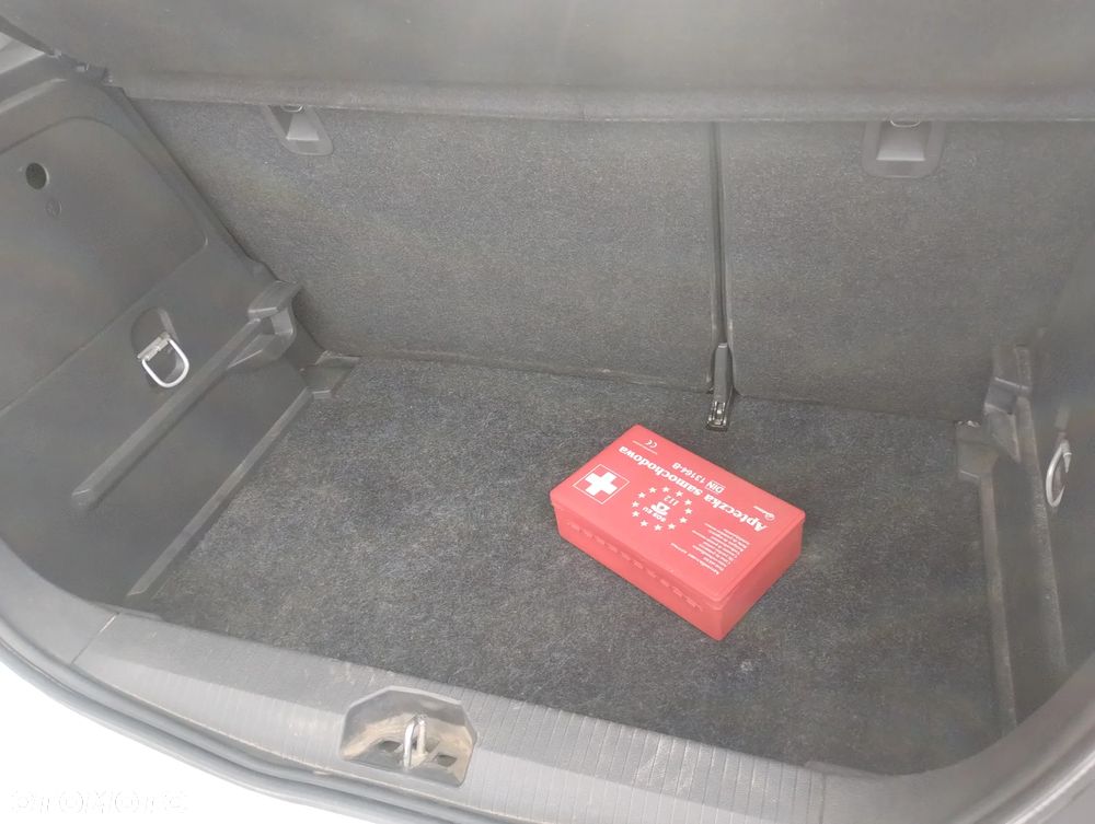 Opel Corsa 1.2 16V Cosmo - 10