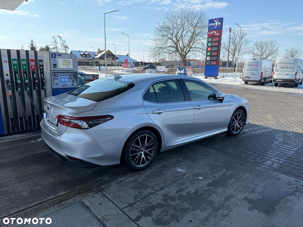 Toyota Camry 2.5 Hybrid Executive CVT - 2