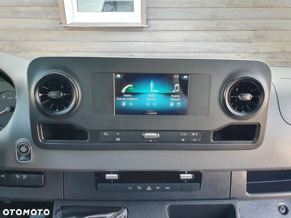 Mercedes-Benz Sprinter - 24