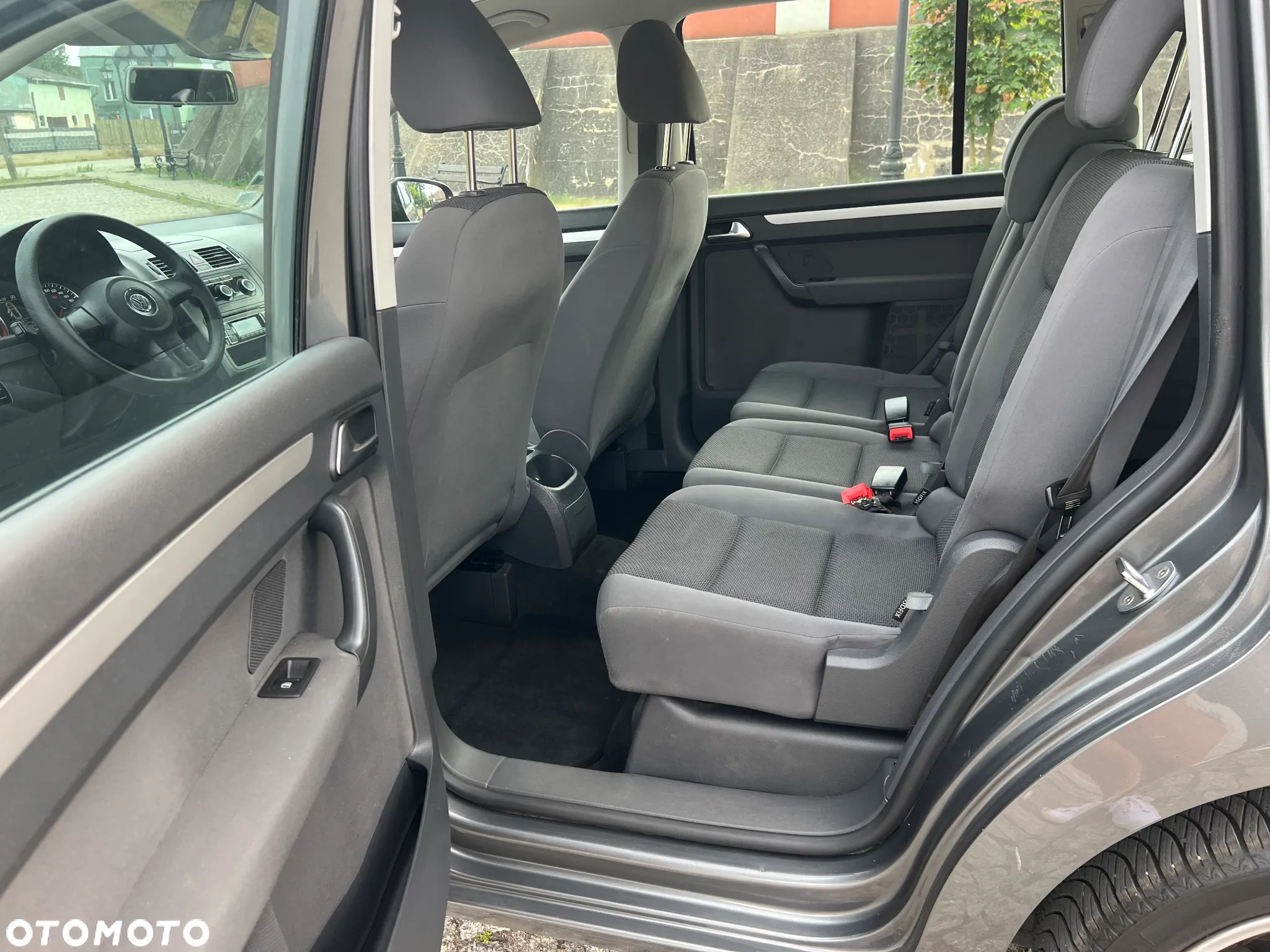 Volkswagen Touran 1.6 TDI DPF Highline - 8