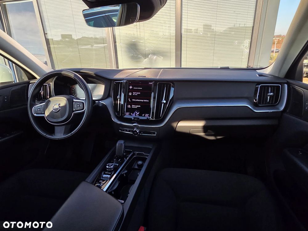 Volvo XC 60 T6 Plug-In Hybrid AWD Essential - 34