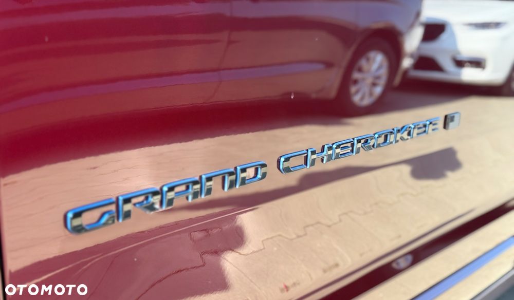 Jeep Grand Cherokee - 16