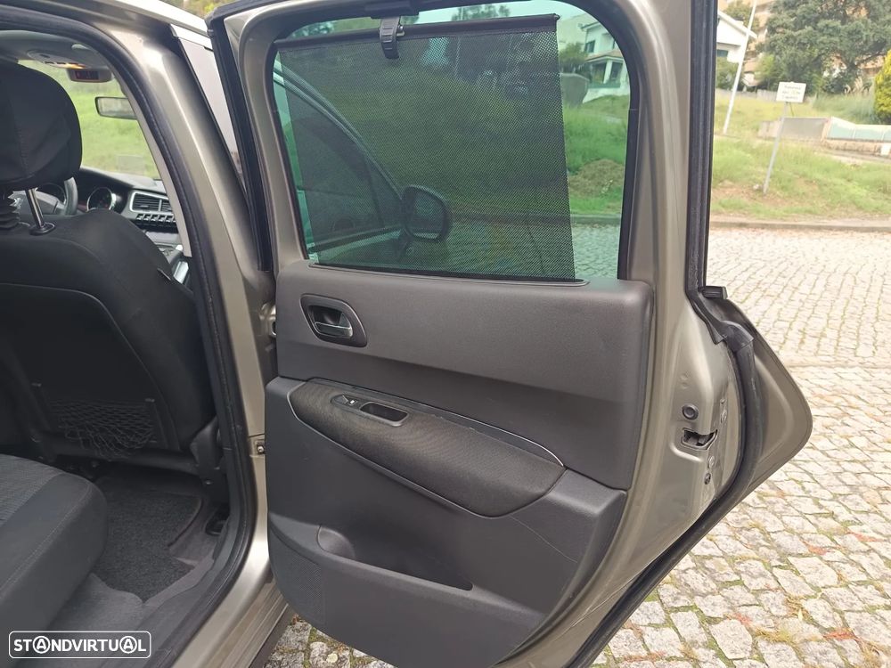 Peugeot 3008 1.6 HDi Premium - 19