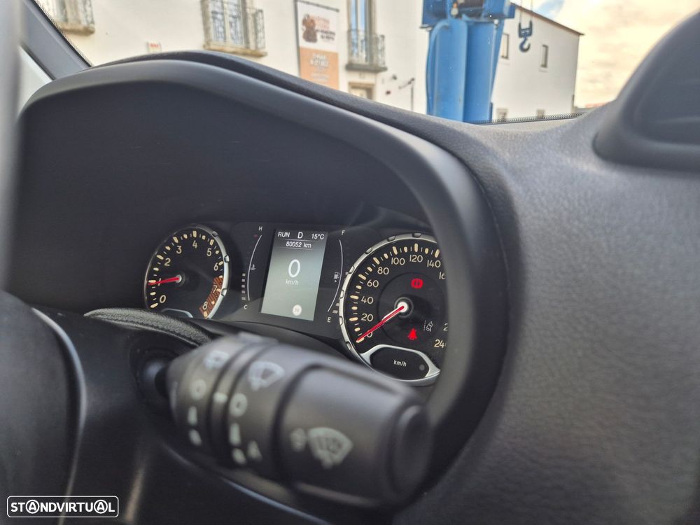 Jeep Renegade 1.3 T Night Eagle DCT - 30