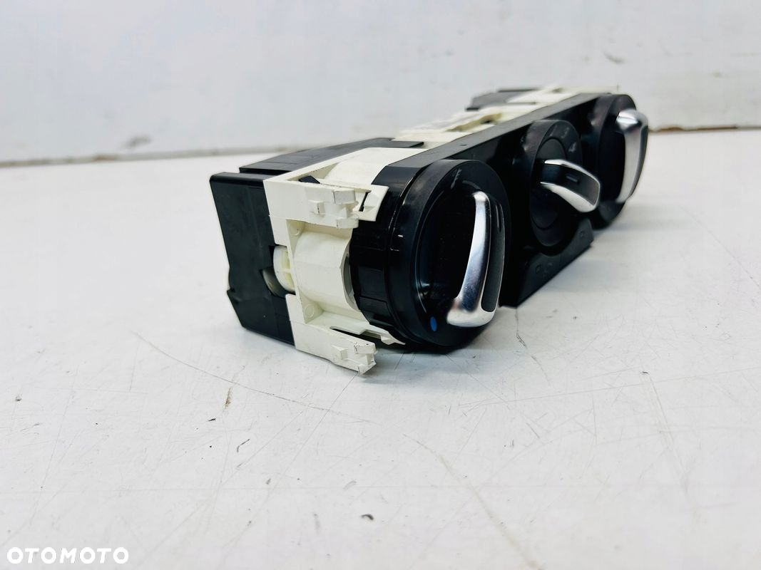 PANEL KLIMATRONIK AUDI A1 8X 8X0820045A - 2
