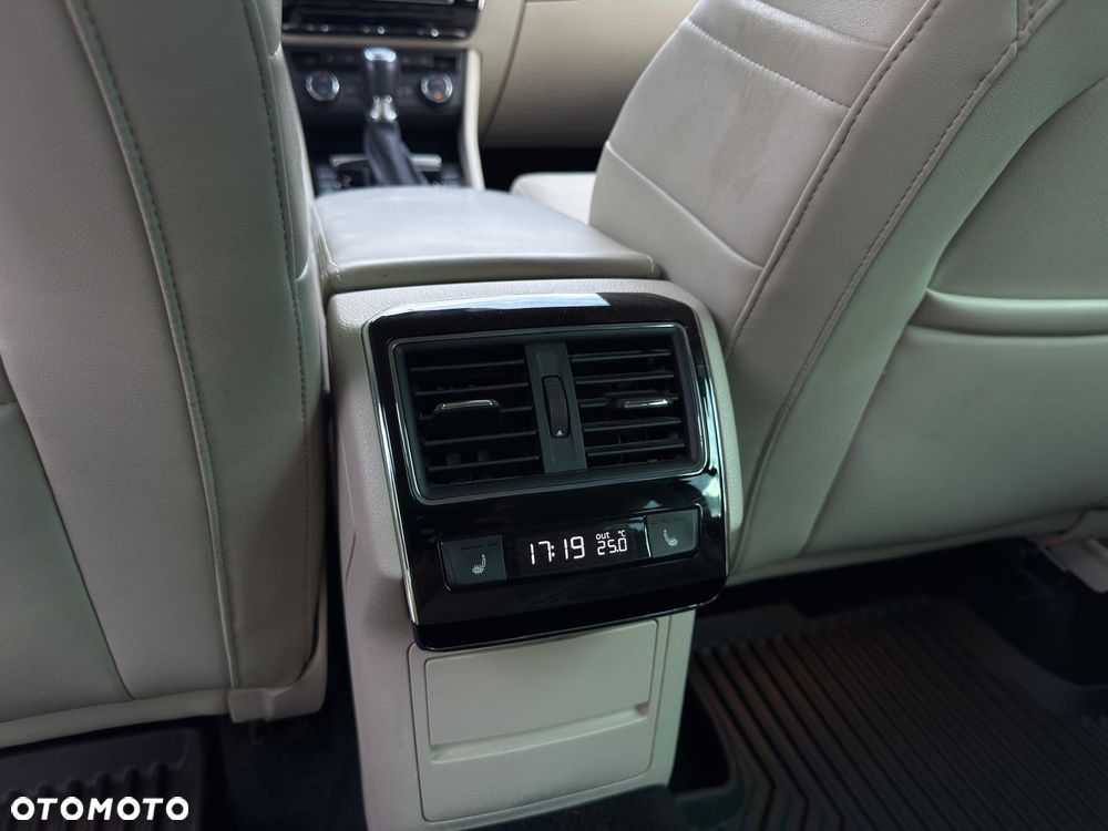 Skoda Superb 2.0 TDI DSG Style - 31